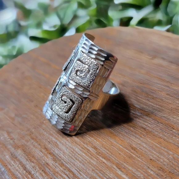 925 Sterling Silver Ring - Picture 5 of 5